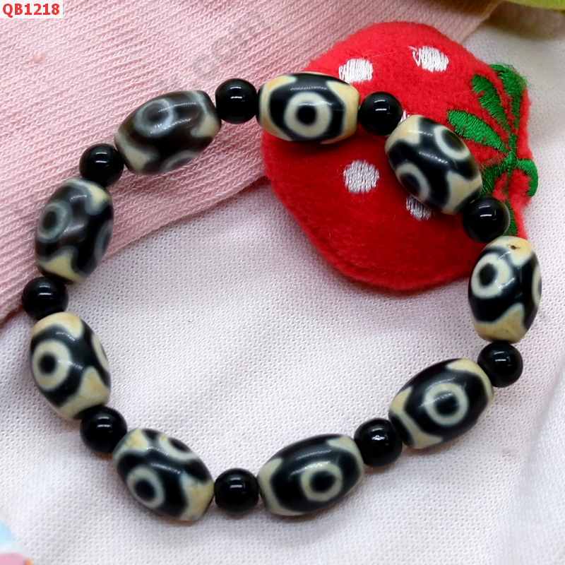 QB1218 สร้อยข้อมือ DZI 3 ตา 9 เม็ด ราคา 939 บาท http://www.hengmark.com/view_product/QB1218.htm QB1218 สร้อยข้อมือ DZI 3 ตา 9 เม็ด ราคา 939 บาท http://www.hengmark.com/view_product/QB1218.htm