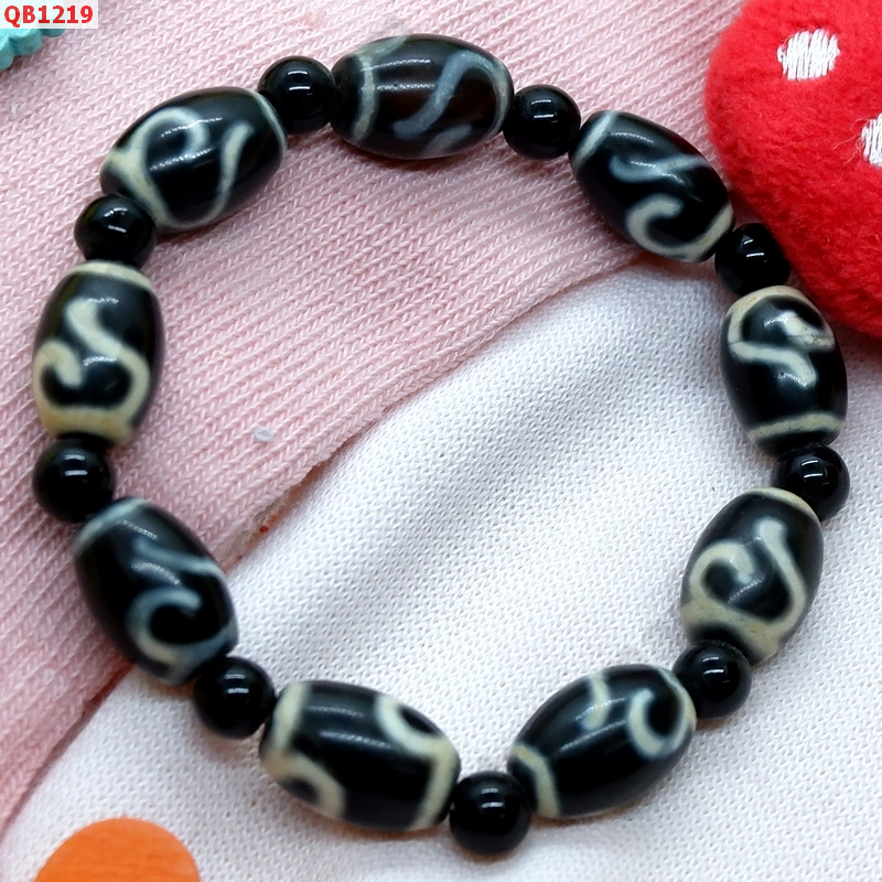 QB1219 สร้อยข้อมือ DZI ลายหรูยี่ 9 เม็ด ราคา 939 บาท http://www.hengmark.com/view_product/QB1219.htm QB1219 สร้อยข้อมือ DZI ลายหรูยี่ 9 เม็ด ราคา 939 บาท http://www.hengmark.com/view_product/QB1219.htm