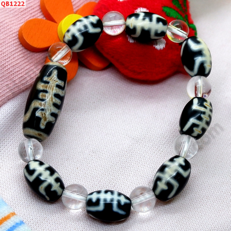 QB1222 สร้อยข้อมือ DZI ลายอายุยืน 8 เม็ด ราคา 949 บาท http://www.hengmark.com/view_product/QB1222.htm