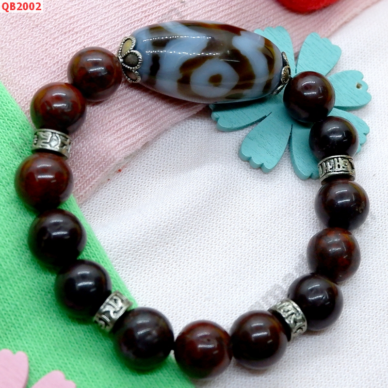QB2002 สร้อยข้อมือหินDZI 3 ตา ราคา 499 บาท http://www.hengmark.com/view_product/QB2002.htm