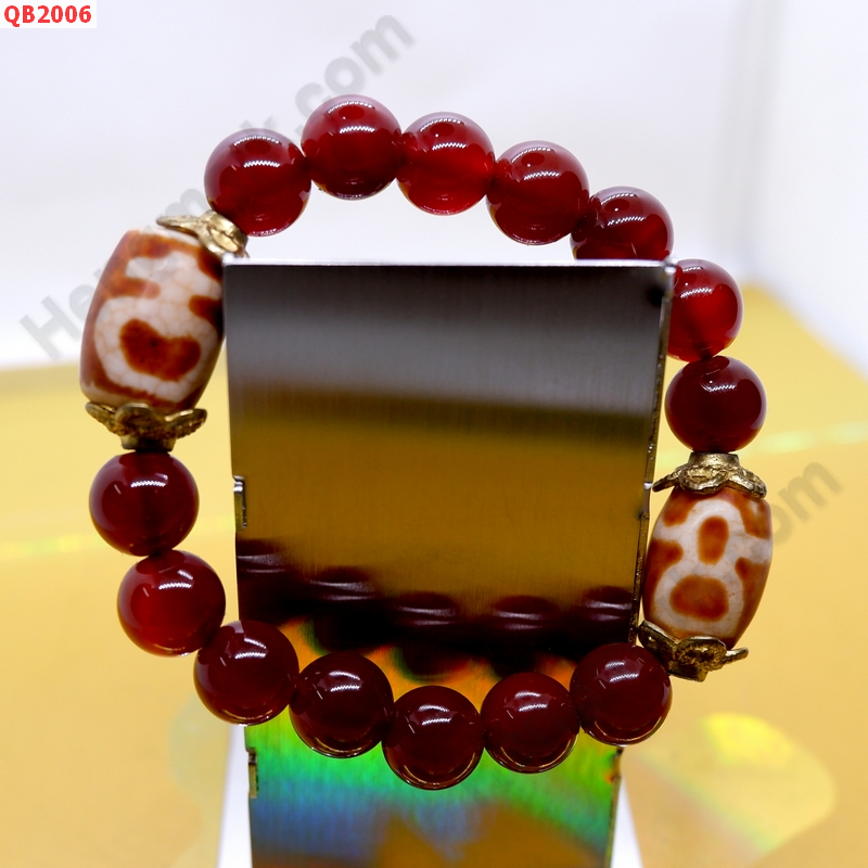 QB2006 สร้อยข้อมือหินDZI ไฉ่ซิงเอี๊ย และแก้ววิเศษ ราคา 789 บาท http://www.hengmark.com/view_product/QB2006.htm