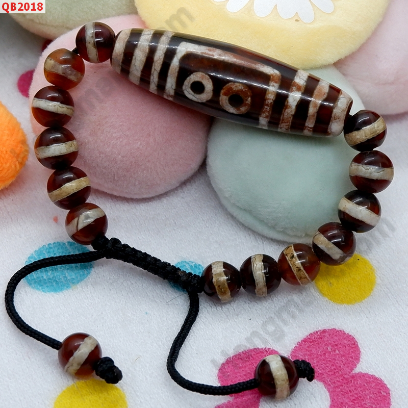 QB2018 สร้อยข้อมือหินทิเบตDZI 5 ตาและหมอยา ราคา 599 บาท http://www.hengmark.com/view_product/QB2018.htm