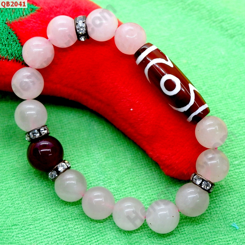 QB2041 สร้อยข้อมือหินDZI  3 ตา ราคา 499 บาท http://www.hengmark.com/view_product/QB2041.htm QB2041 สร้อยข้อมือหินDZI  3 ตา ราคา 499 บาท http://www.hengmark.com/view_product/QB2041.htm