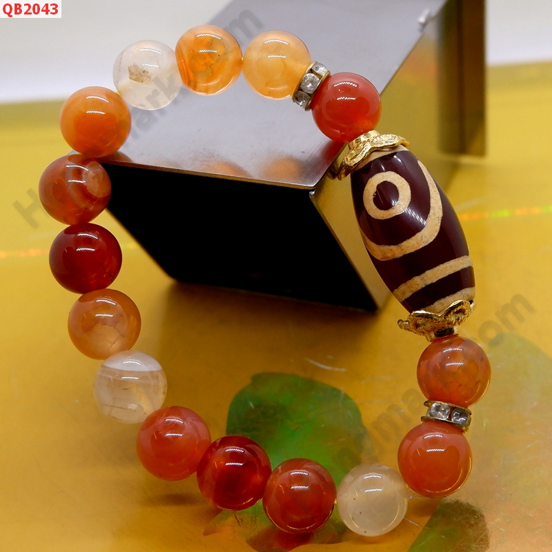 QB2043 สร้อยข้อมือหินDZI 2 ตา ราคา 399 บาท http://www.hengmark.com/view_product/QB2043.htm