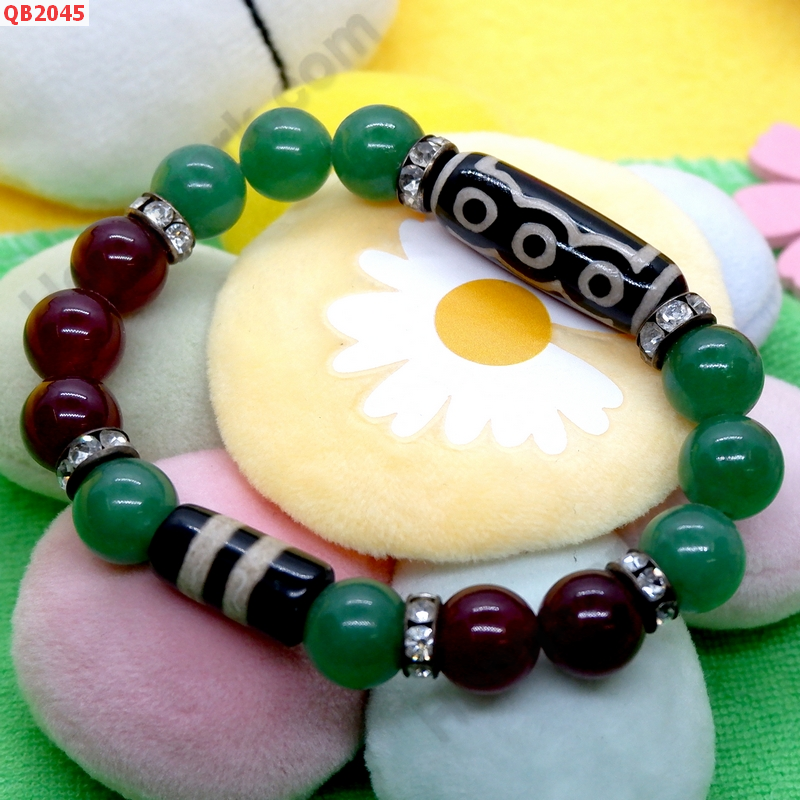 QB2045 สร้อยข้อมือหินDZI 5 ตาและ 2 เส้น ราคา 579 บาท http://www.hengmark.com/view_product/QB2045.htm QB2045 สร้อยข้อมือหินDZI 5 ตาและ 2 เส้น ราคา 579 บาท http://www.hengmark.com/view_product/QB2045.htm