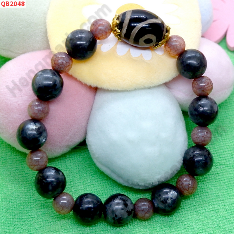 QB2048 สร้อยข้อมือหินDZI 2 ตา ราคา 379 บาท http://www.hengmark.com/view_product/QB2048.htm QB2048 สร้อยข้อมือหินDZI 2 ตา ราคา 379 บาท http://www.hengmark.com/view_product/QB2048.htm