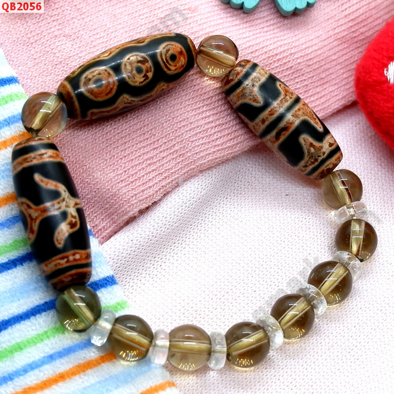 QB2056 สร้อยข้อมือหินDZI 3 เม็ด ราคา 659 บาท http://www.hengmark.com/view_product/QB2056.htm QB2056 สร้อยข้อมือหินDZI 3 เม็ด ราคา 659 บาท http://www.hengmark.com/view_product/QB2056.htm