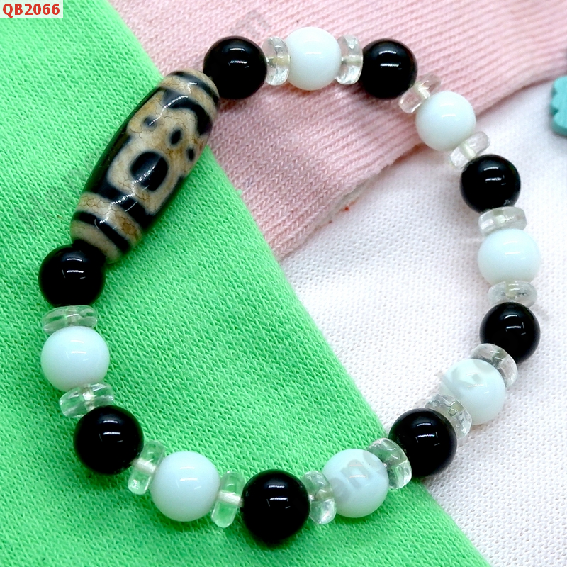 QB2066 สร้อยข้อมือหินDZI ไฉ่ซิงเอี๊ย ราคา 319 บาท http://www.hengmark.com/view_product/QB2066.htm QB2066 สร้อยข้อมือหินDZI ไฉ่ซิงเอี๊ย ราคา 319 บาท http://www.hengmark.com/view_product/QB2066.htm