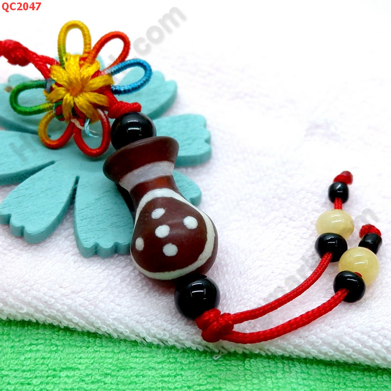 QC2047 หินทิเบตแขวนมือถือรูปแจกันวิเศษ ลาย 2 ตา 10 จุด ราคา 179 บาท http://www.hengmark.com/view_product/QC2047.htm