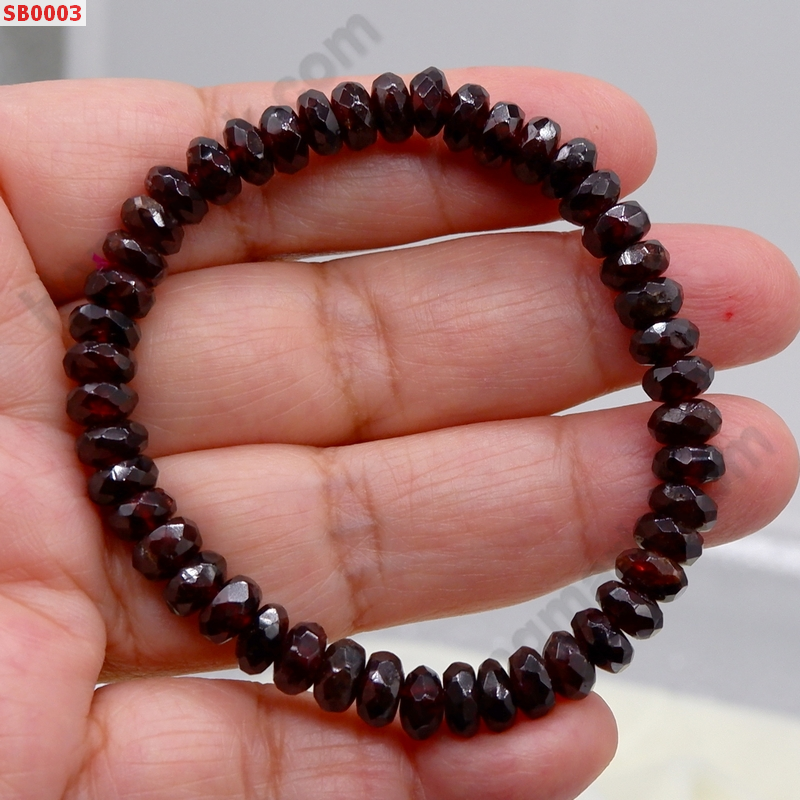 SB0003 สร้อยข้อมือโกเมน 6 มม. ราคา 399 บาท http://www.hengmark.com/view_product/SB0003.htm