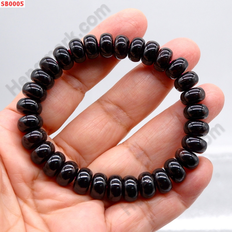 SB0005 สร้อยข้อมือโกเมน 10 มม. ราคา 499 บาท http://www.hengmark.com/view_product/SB0005.htm