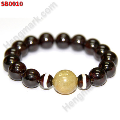 SB0010 สร้อยข้อมือไหมทอง+โกเมน ราคา 780 บาท http://www.hengmark.com/view_product/SB0010.htm