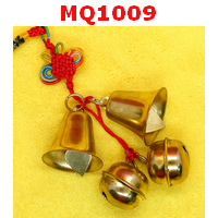 MQ1009 : กระดิ่งสีทอง 2 ชิ้นและลูกกระพรวน 2 ชิ้น พร้อมที่แขวน