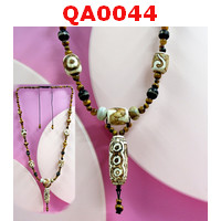 QA0044 : สร้อยคอหินทิเบต 5 ตา+หลายลาย