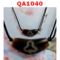QA1040 : สร้อยคอหินทิเบตรูปบูมเมอแรง ลายต้นโพธิ์