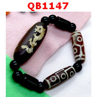 QB1147 : สร้อยข้อมือหิน DZI ลายมังกรคู่  6 ตา และ 9 ตา