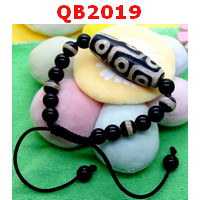 QB2019 : สร้อยข้อมือหินDZI 9 ตาและหมอยา